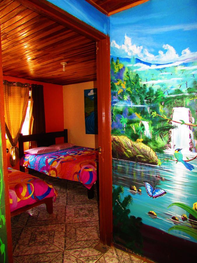 Que Tuanis Hostel モンテベルデ エクステリア 写真